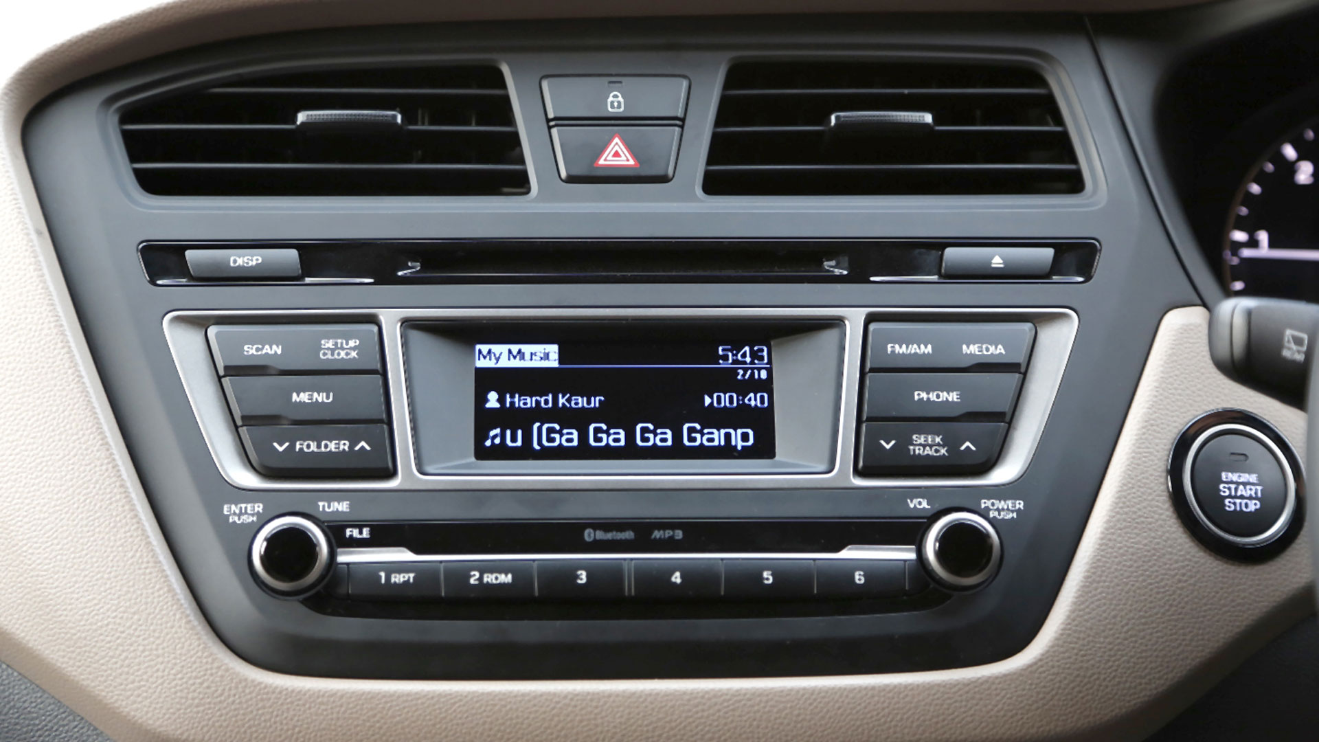 Hyundai-Elite-i20-2014 Interior