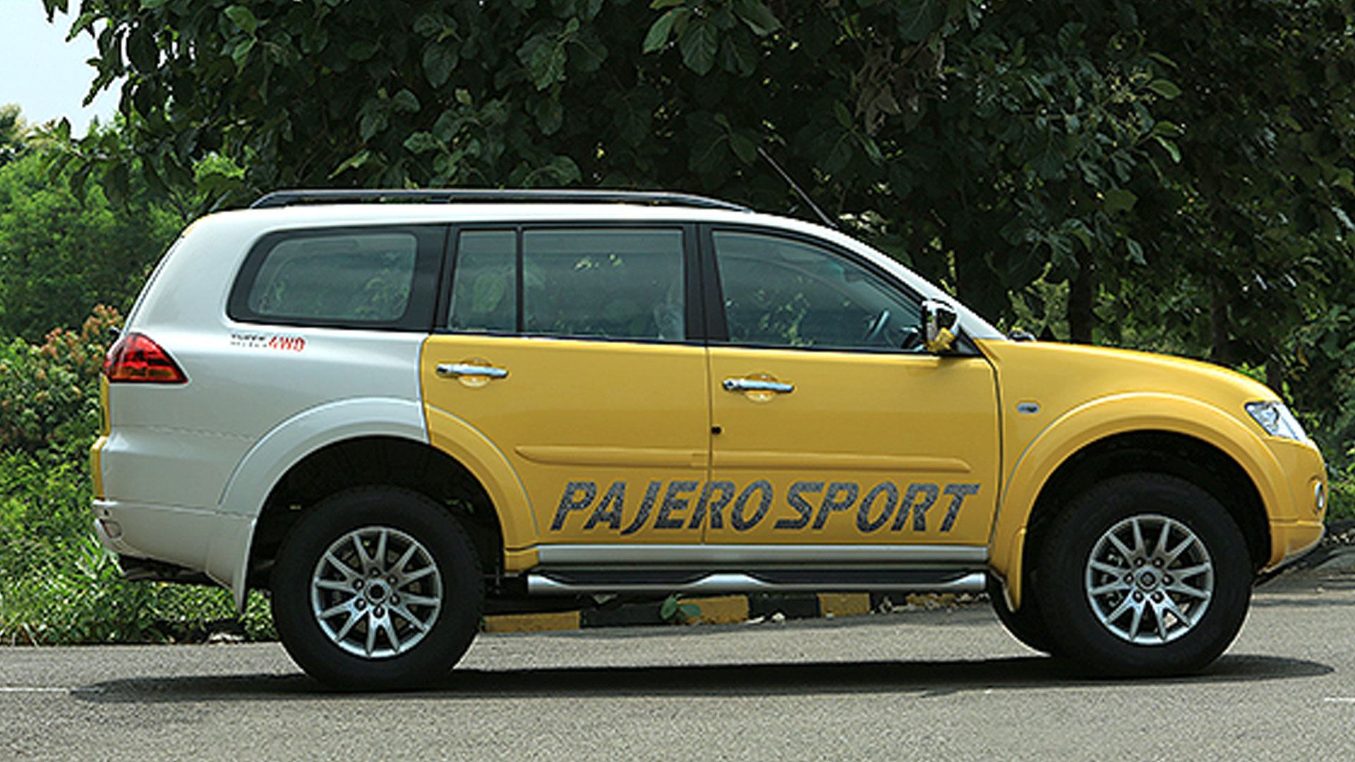 Pajero Sport Car Hd Images