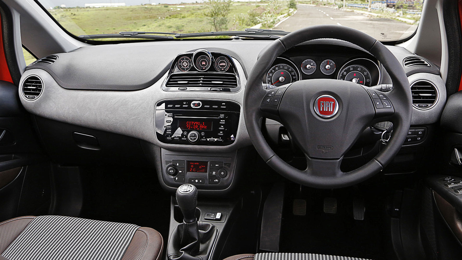 Fiat-avventura-2014 Interior