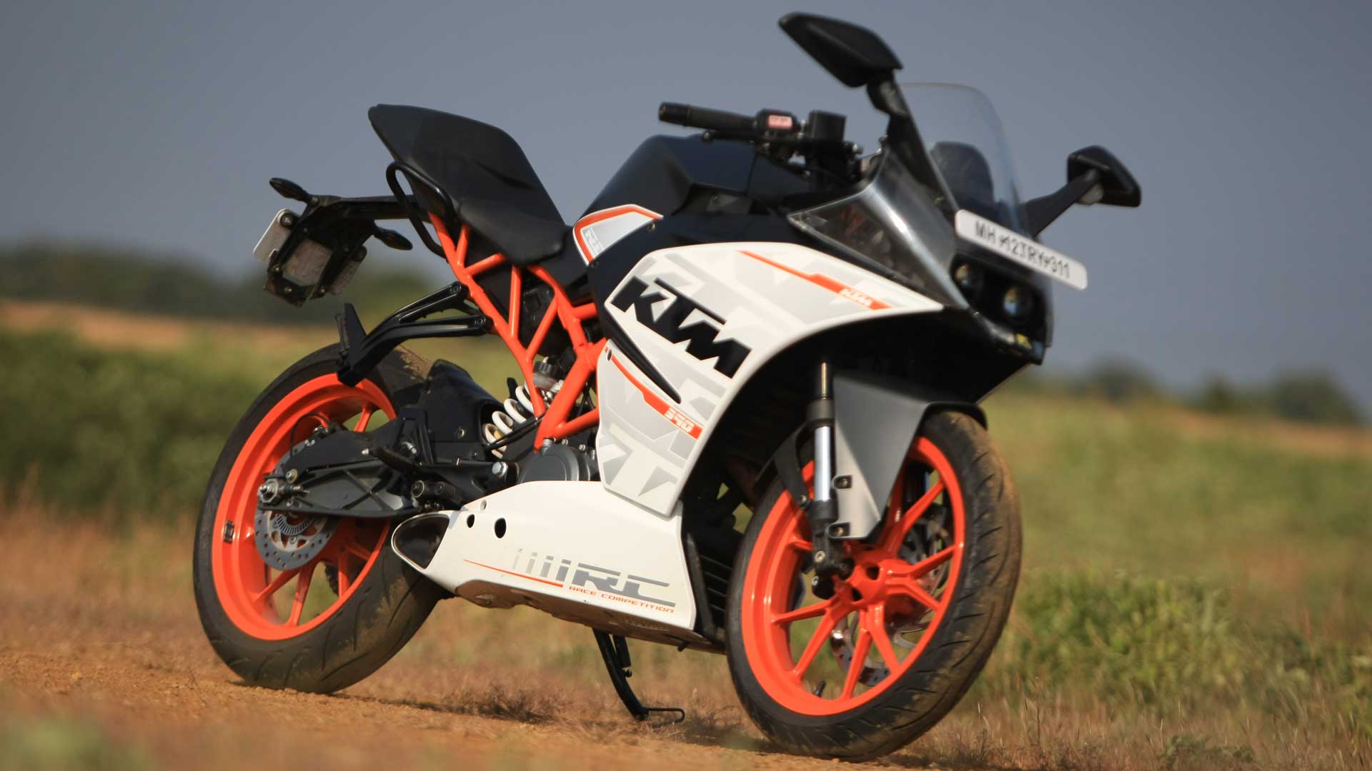 KTM RC 390 2014 Supersports Compare Bike Photos - Overdrive