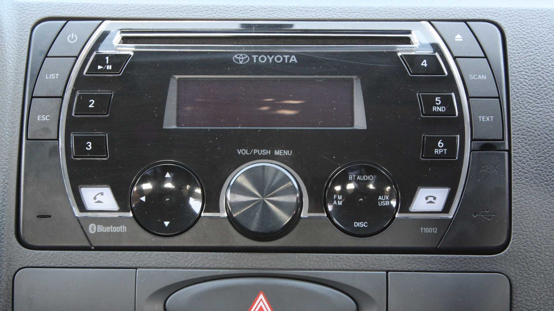 Toyota-etios-liva-2014 Interior