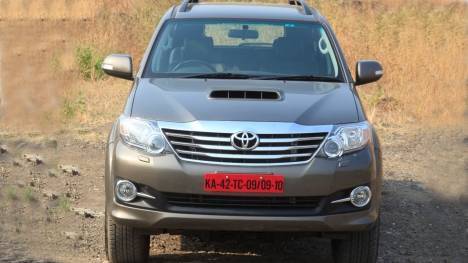 Toyota Fortuner 2015 4x2 AT