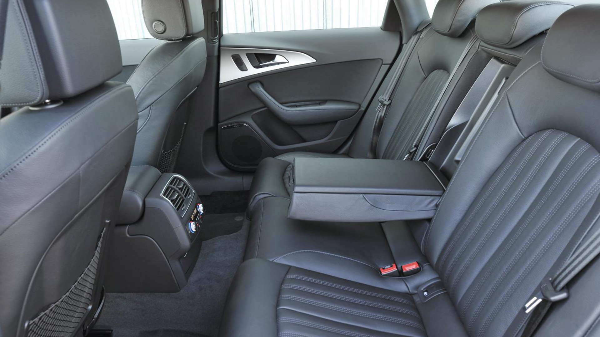 Audi-a6-2013-35 Interior