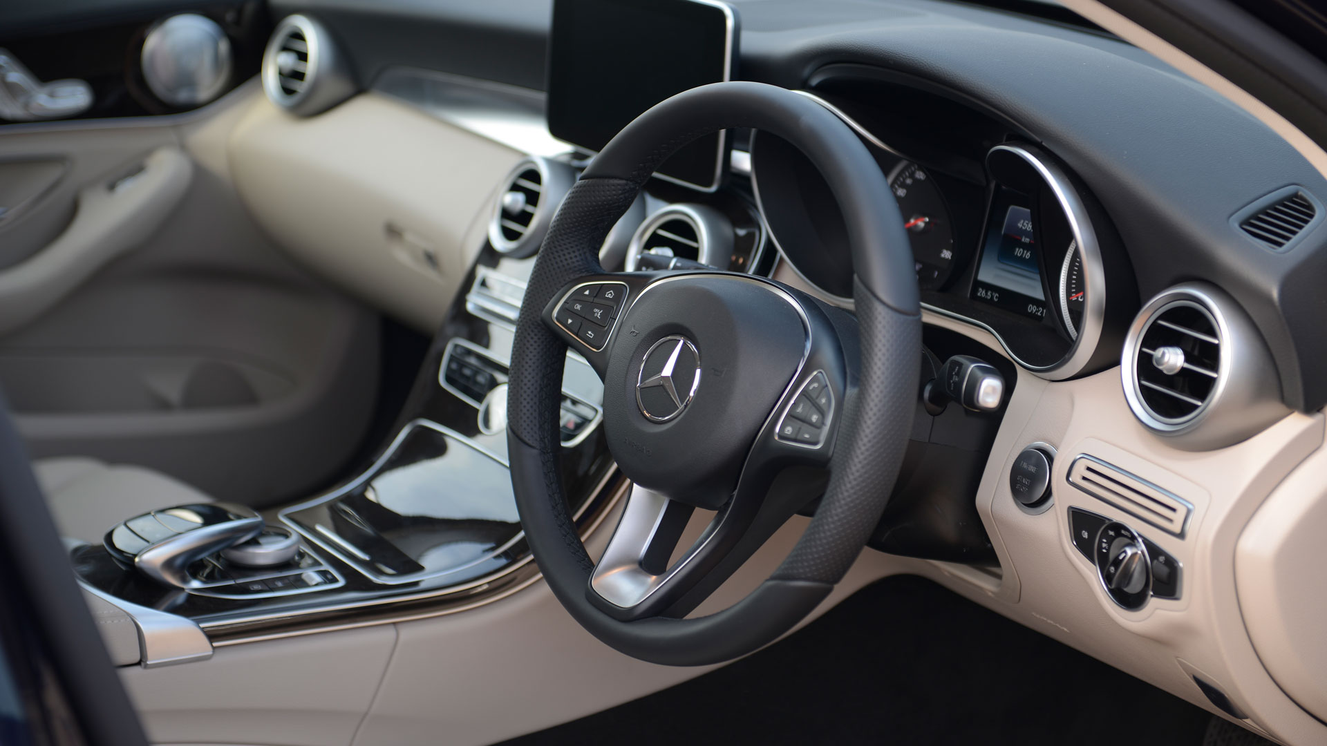 Mercedesbenz-cclass-2015-C 220 CDI Style Interior