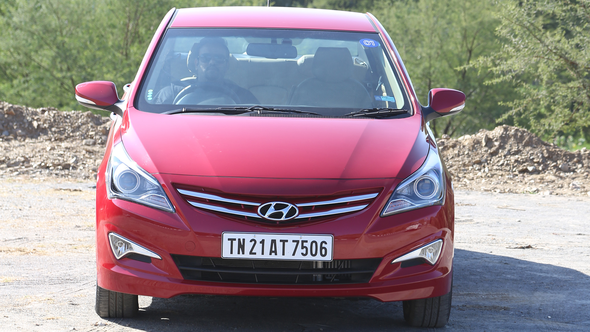 Hyundai-4s-fluidic-verna-2015 Compare