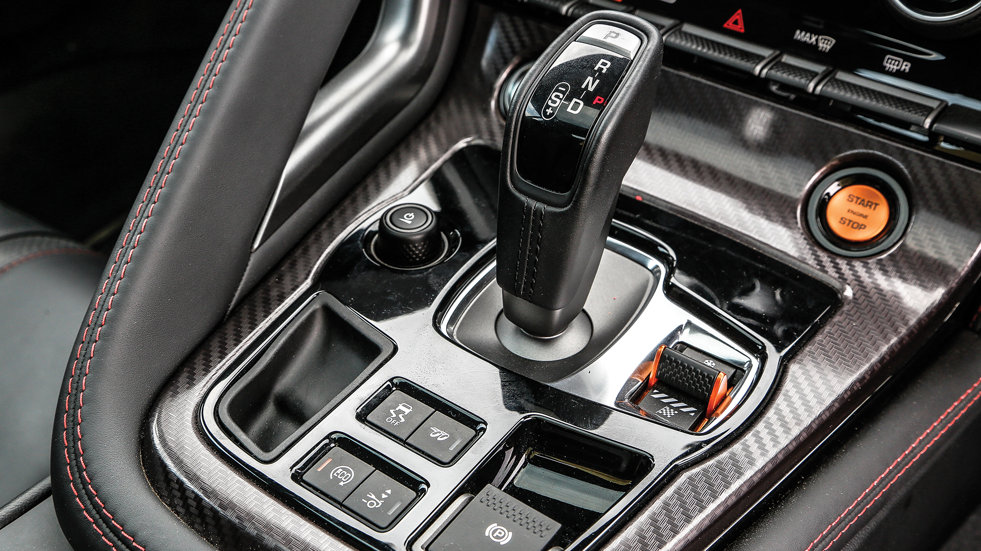Jaguar-ftype-2014-R 550 PS Interior