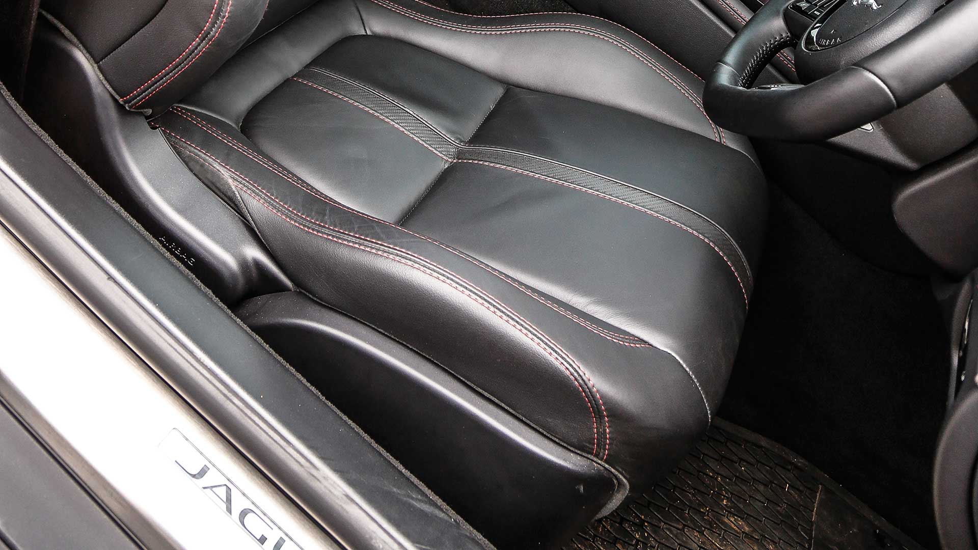 Jaguar-ftype-2014-R 550 PS Exterior
