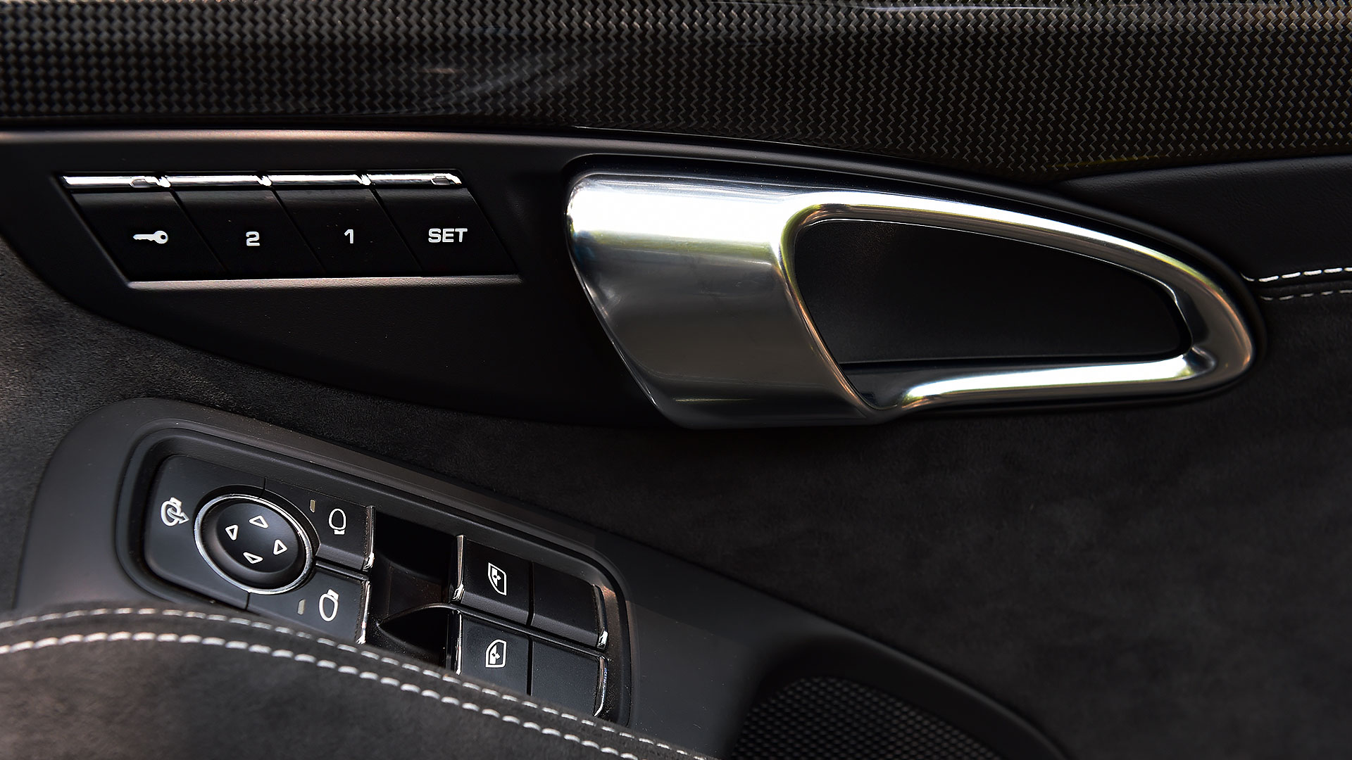Porsche-boxster-2015-GTS Interior