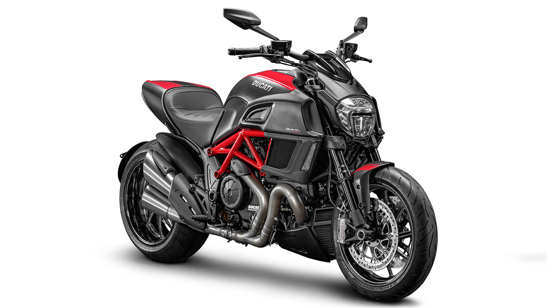 Ducati Diavel 2015 STD Compare