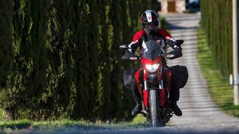 Ducati Hyperstrada 2015 STD