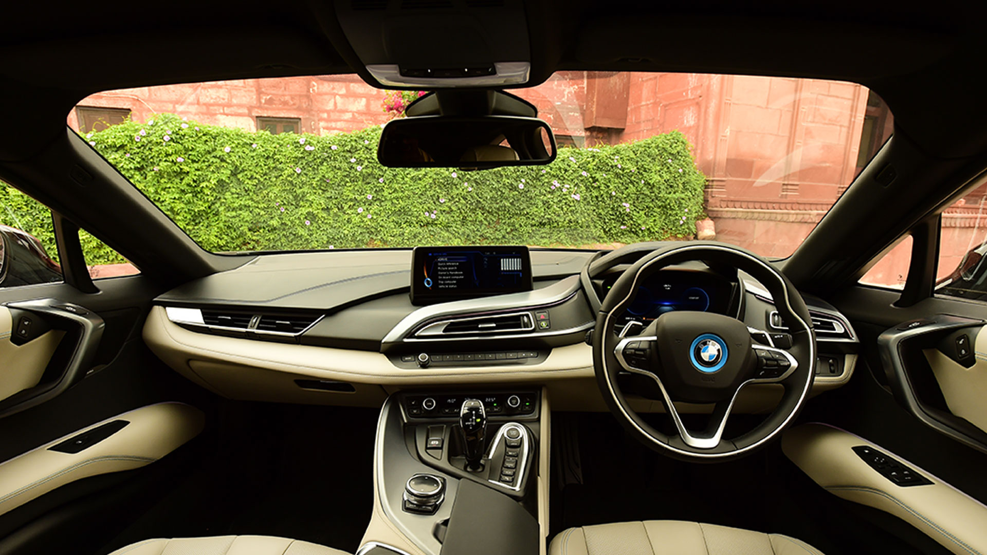 BMW-i8-2015-STD Interior