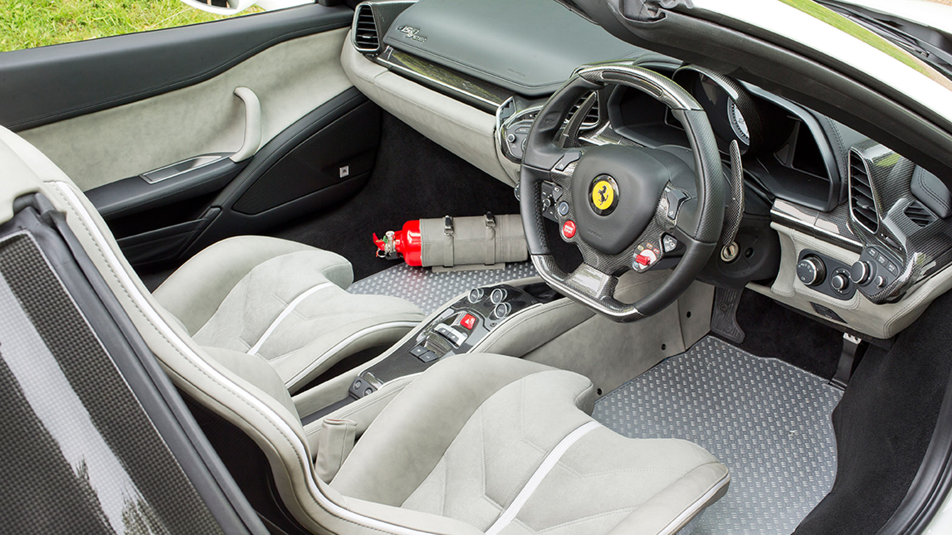 Ferrari 458 2015 Spider Interior