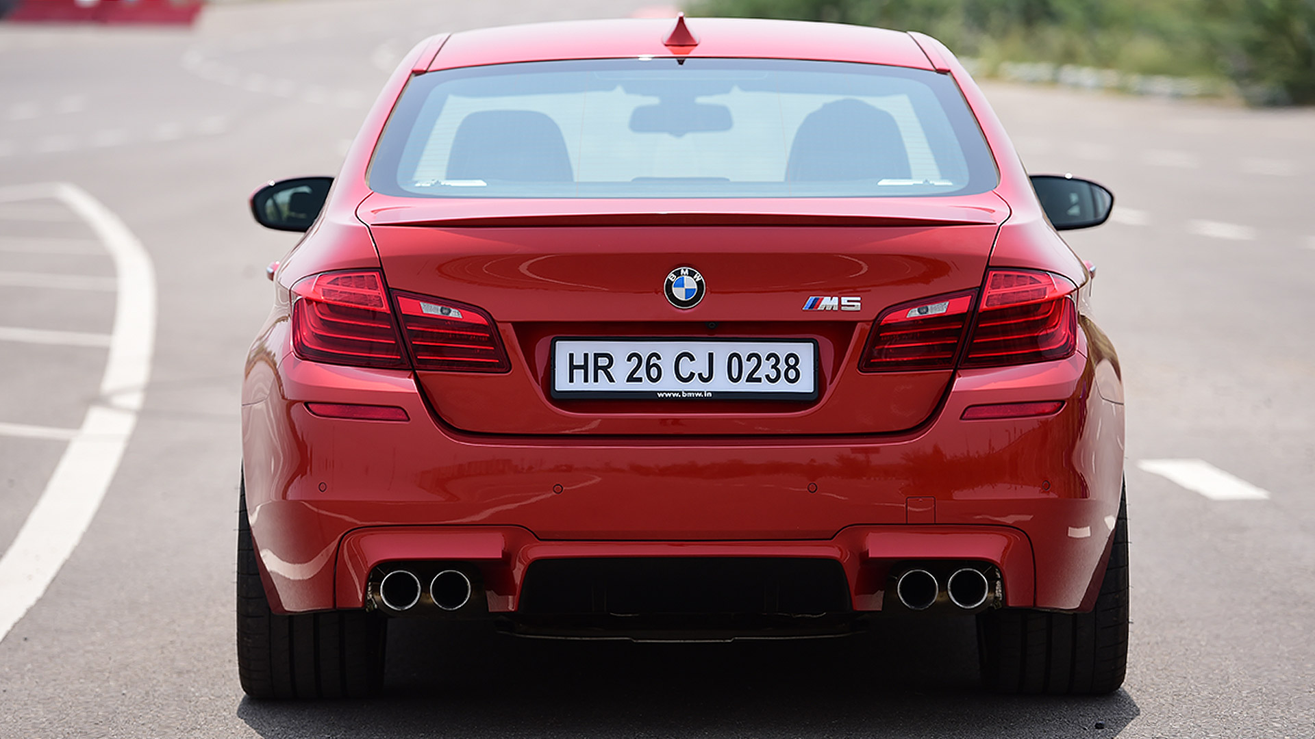 BMW M5 2014 STD Compare