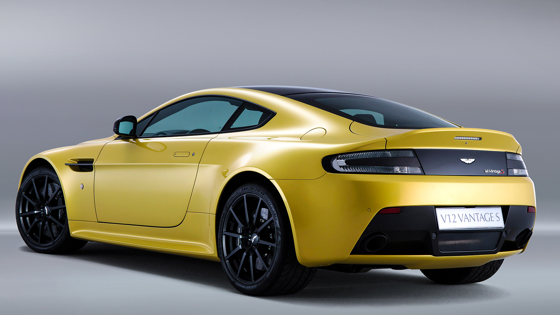 Aston Martin Vantage V12s 2013 STD Compare