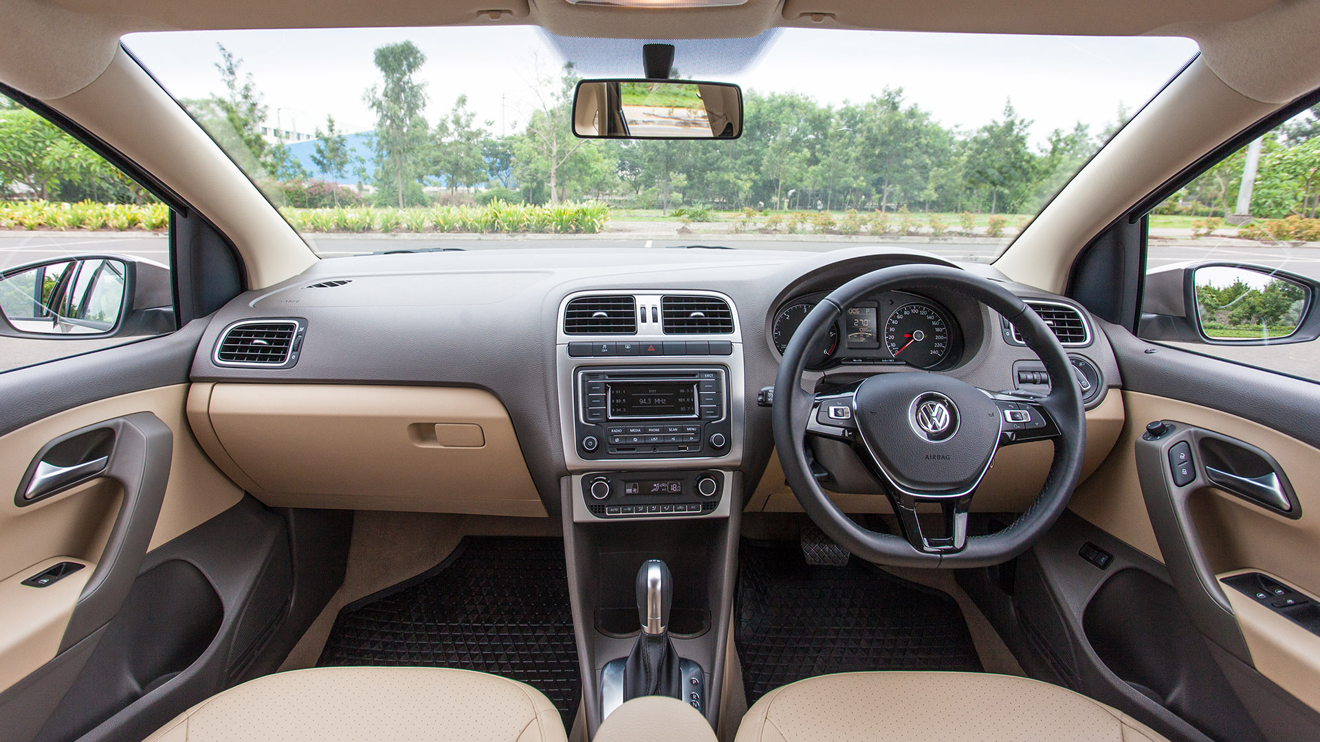 Volkswagen Vento 2015 Compare