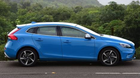 Volvo V40 2017 D3 R-Design - Price in India, Mileage, Reviews, Colours,  Specification, Images - Overdrive