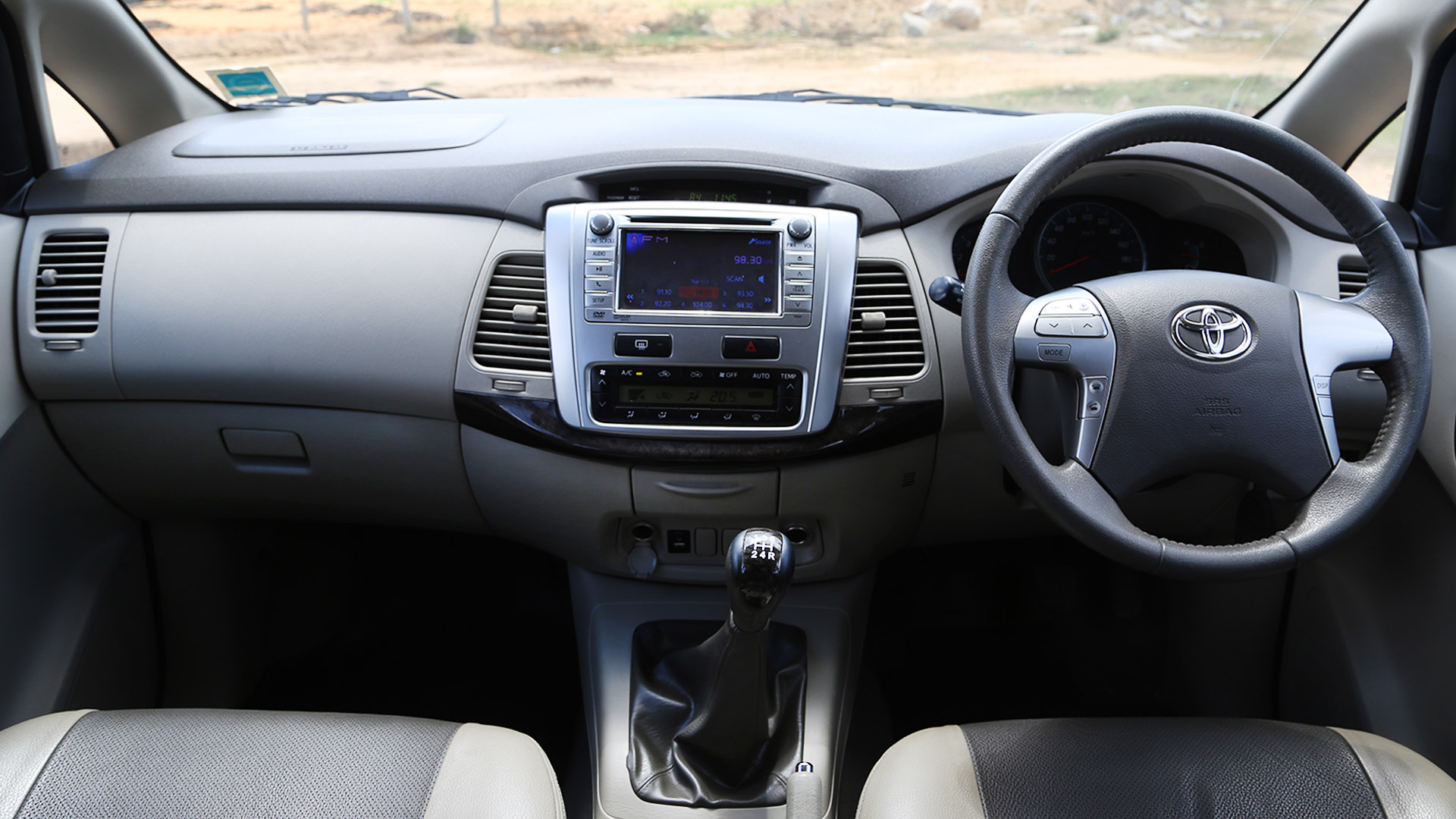 Toyota Innova 2015 2.5G 7 Seater Interior