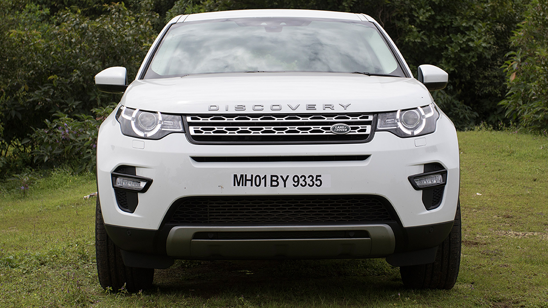 Land Rover Discovery Sport 2015 HSE Compare