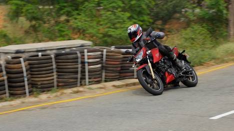 Tvs Apache Rtr 0 16 Std Price Mileage Reviews Specification Gallery Overdrive