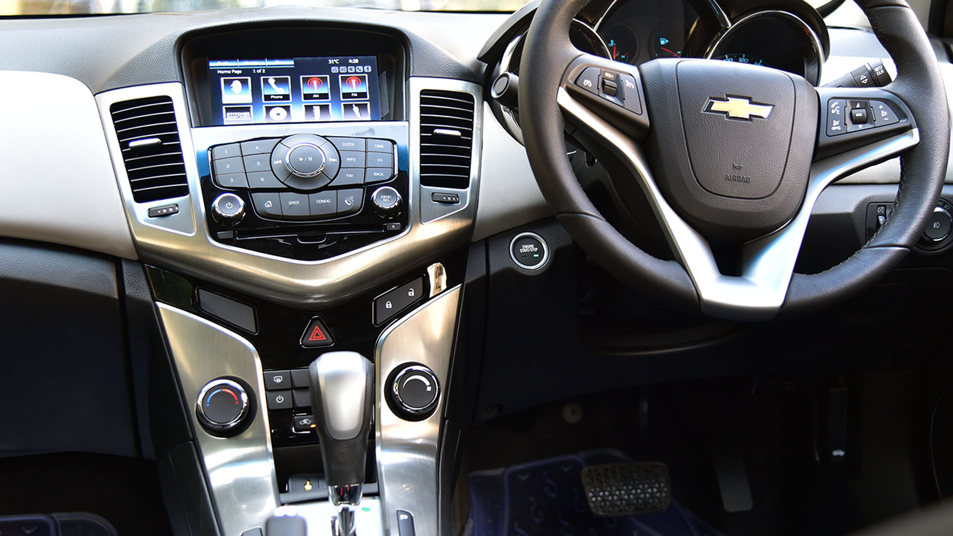 Chevrolet Cruze 2016 LTZ Interior Car Photos - Overdrive