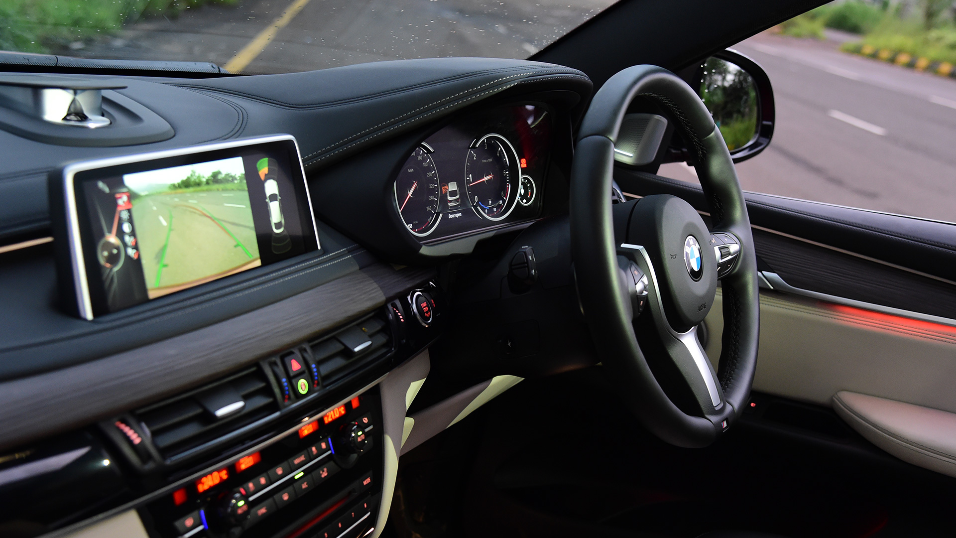 BMW X6 2015 xDrive40d M Sport Interior
