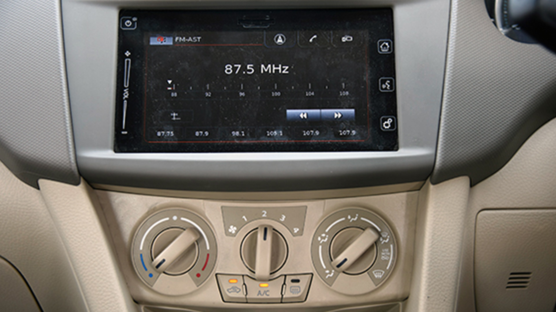 Maruti Suzuki Ertiga 2015 Smart Hybrid Zdi+ Interior