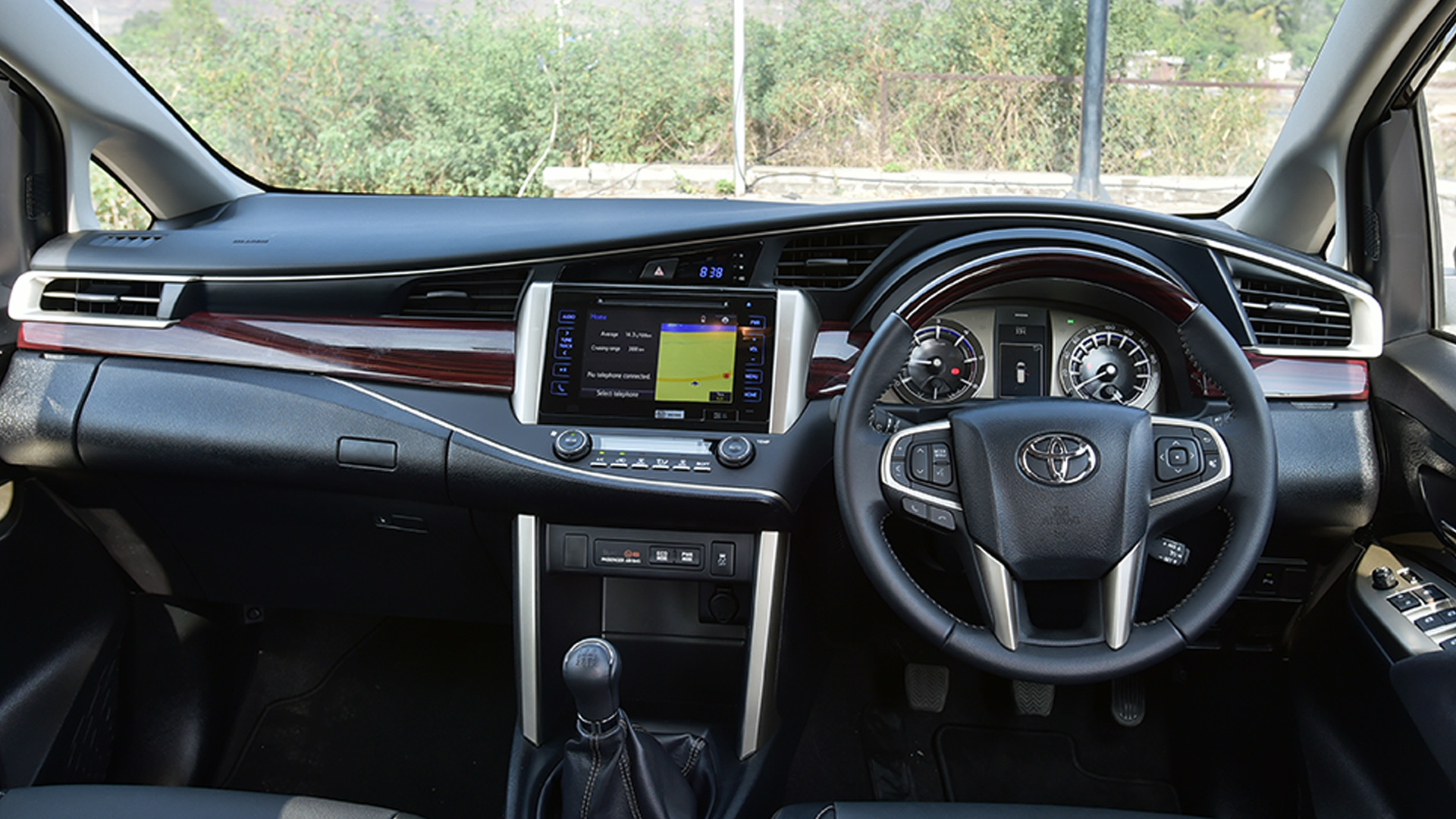 Toyota Innova Crysta 2016 Std Interior Car Photos Overdrive