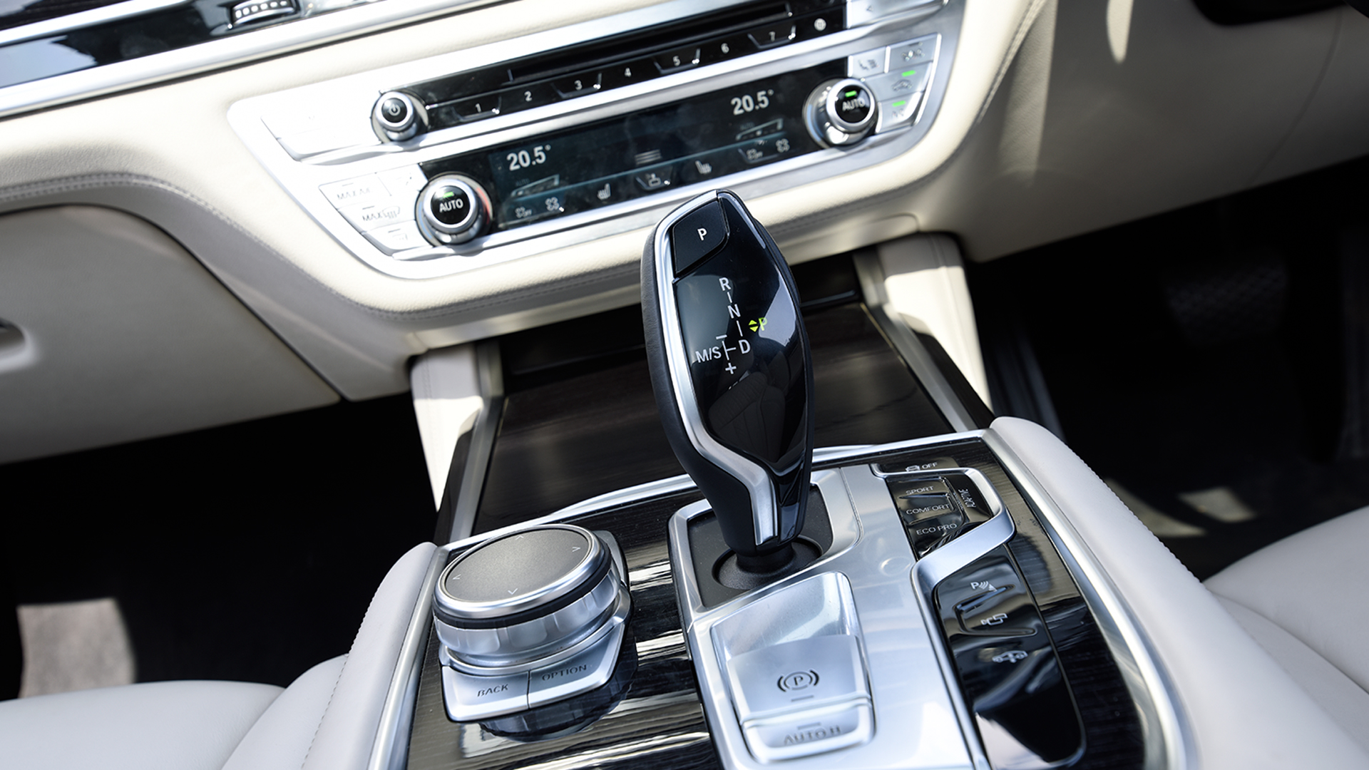 BMW 7 series 2016 730Ld M Sport Interior