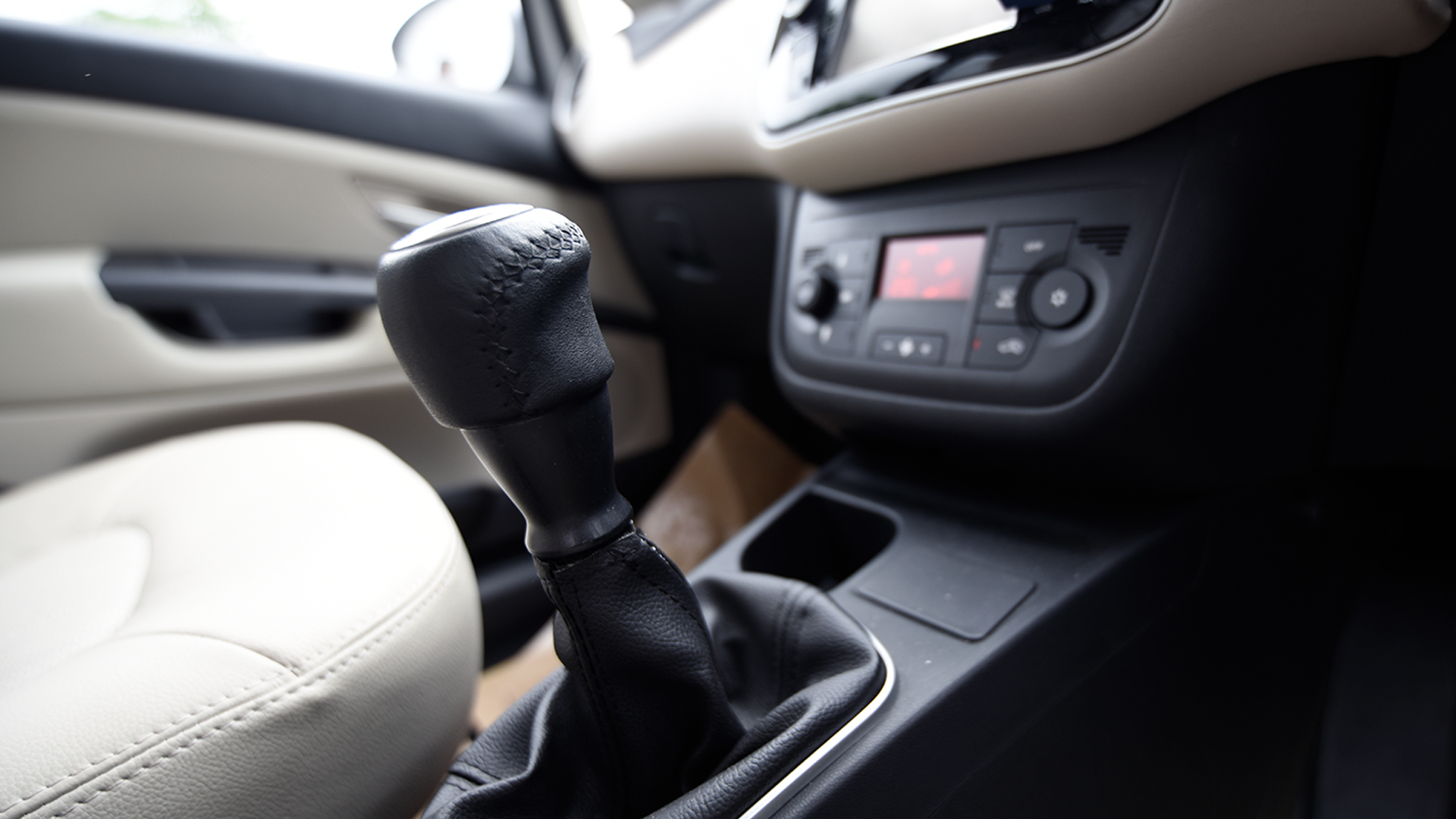 Fiat Linea 125 S 2016 T Jet Emotion Interior Car Photos