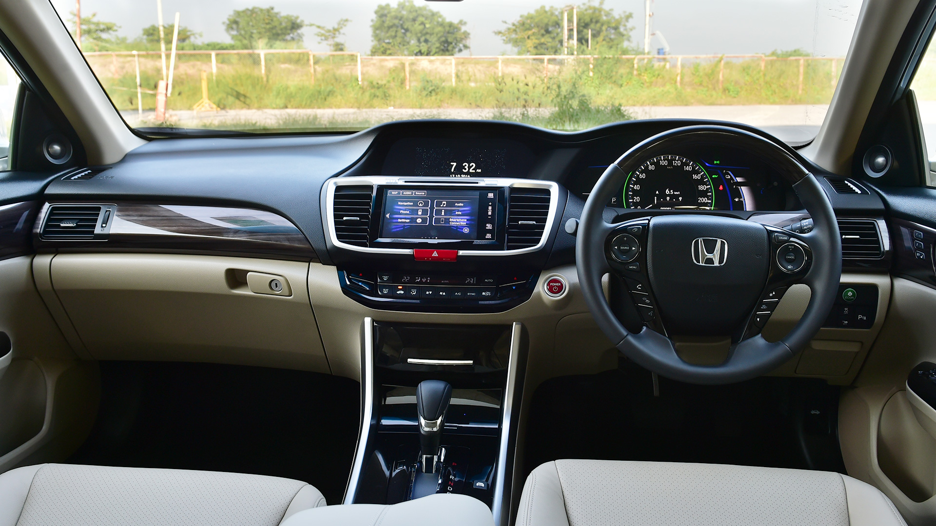 Honda Accord Hybrid 2016 Std Interior Car Photos Overdrive