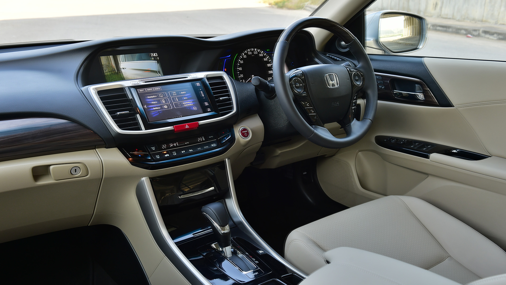 Honda Accord Hybrid 2016 Std Interior Car Photos Overdrive