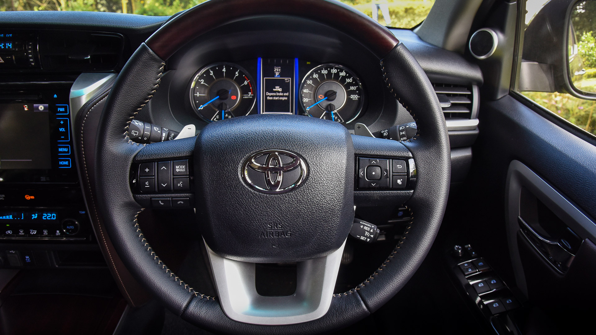 Toyota Fortuner 2016 4X4 MT Diesel Interior