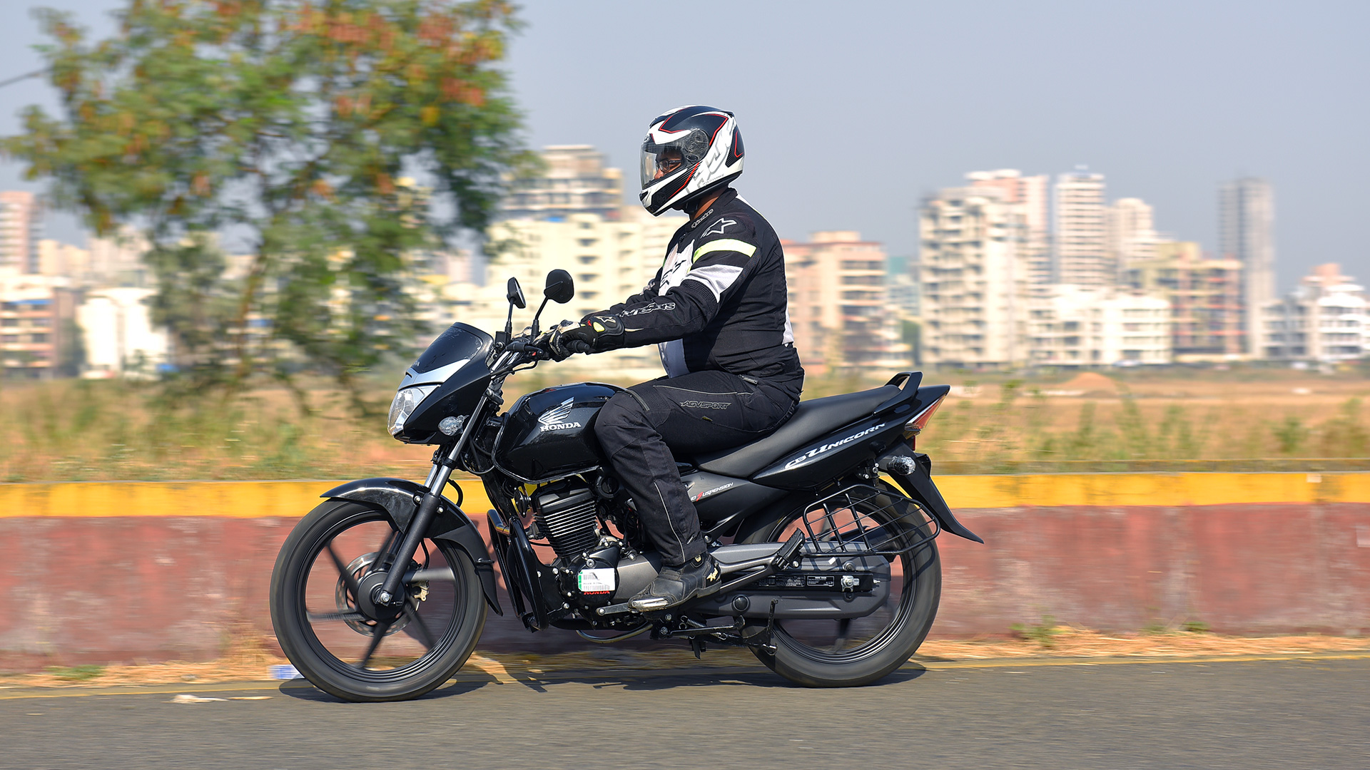 Honda Cb Unicorn 150 Abs On Road Price In Mumbai