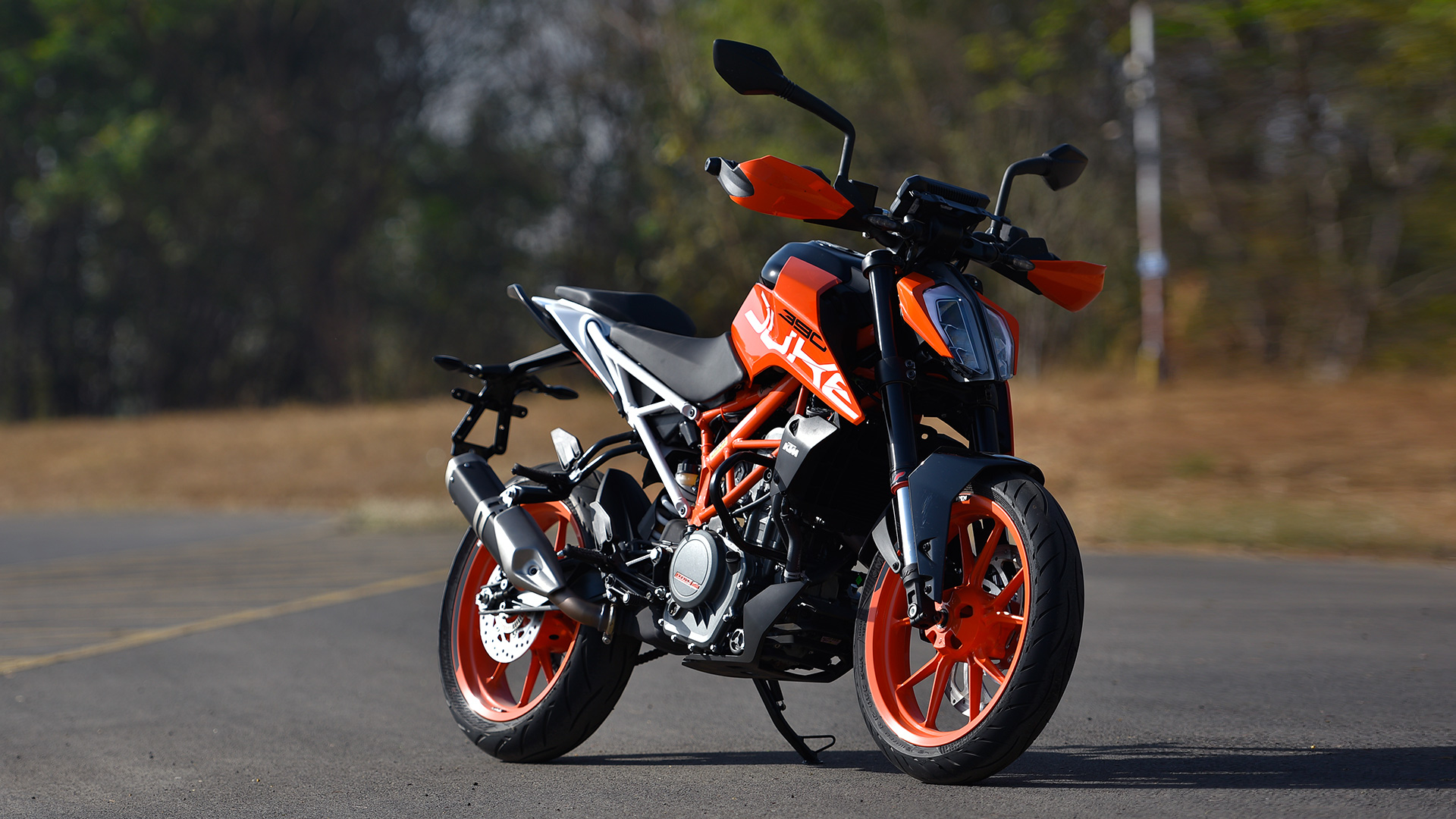 KTM 390 Duke 2017 - Price, Mileage, Reviews, Specification, Gallery