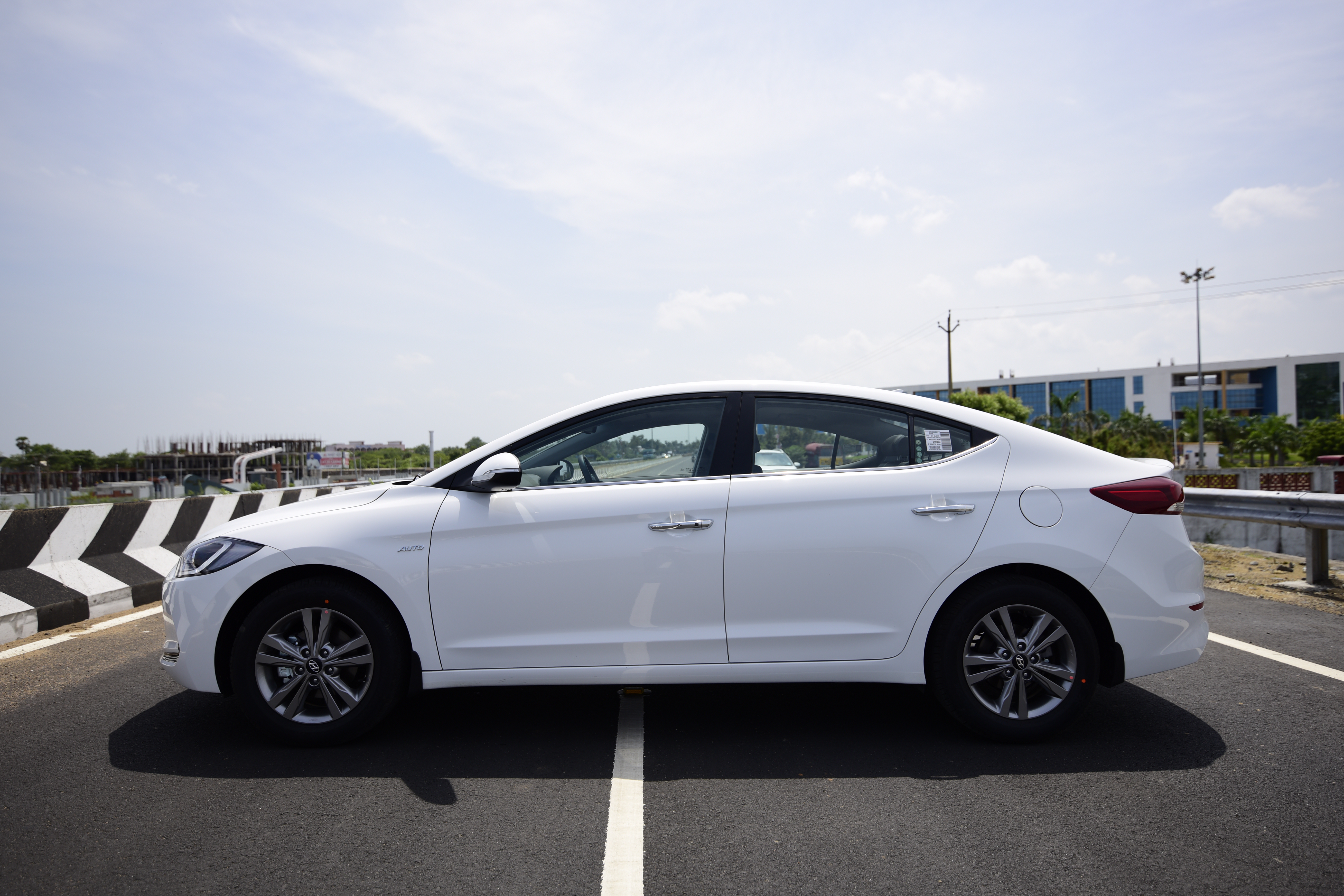 Hyundai Elantra 2016 2.0 Petrol SX (O)AT Exterior