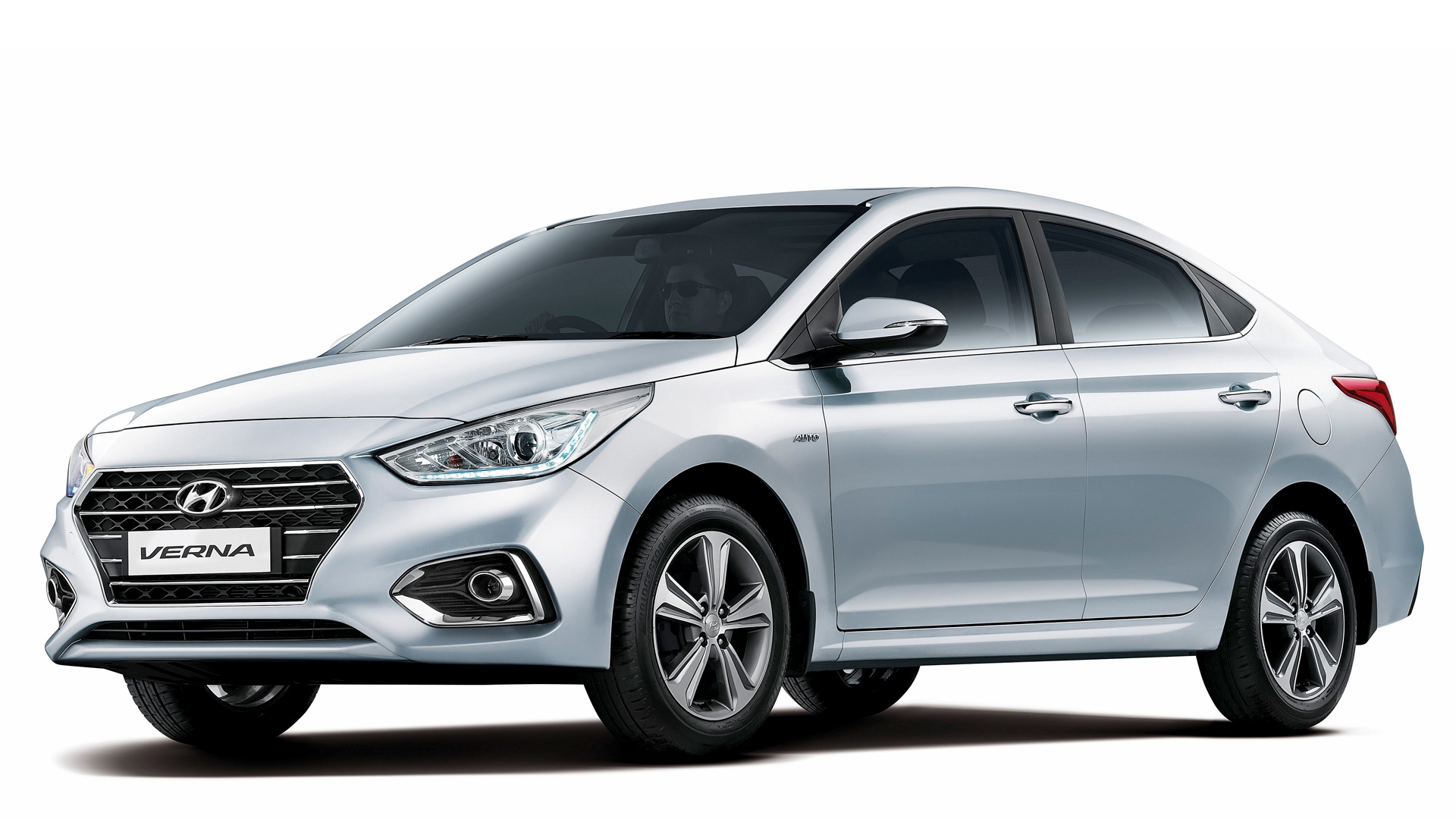 Hyundai 4s Fluidic Verna 2017 1.6 petrol Std Exterior