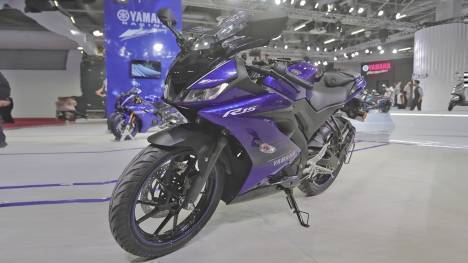 Yamaha YZF-R15 V3 2018 STD - Price, Mileage, Reviews ...