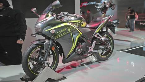 Honda Cbr250r 18 Std Price Mileage Reviews Specification Gallery Overdrive