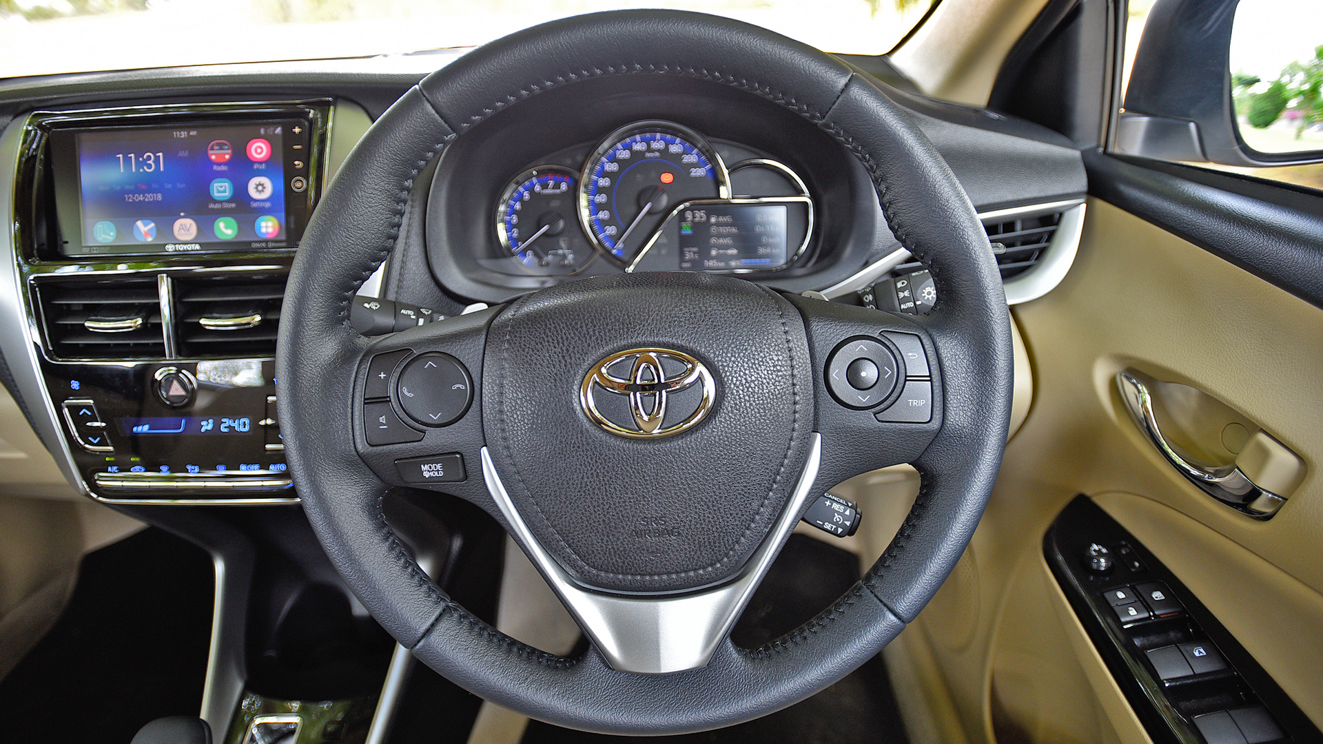 Toyota Yaris 2018 VX CVT Interior
