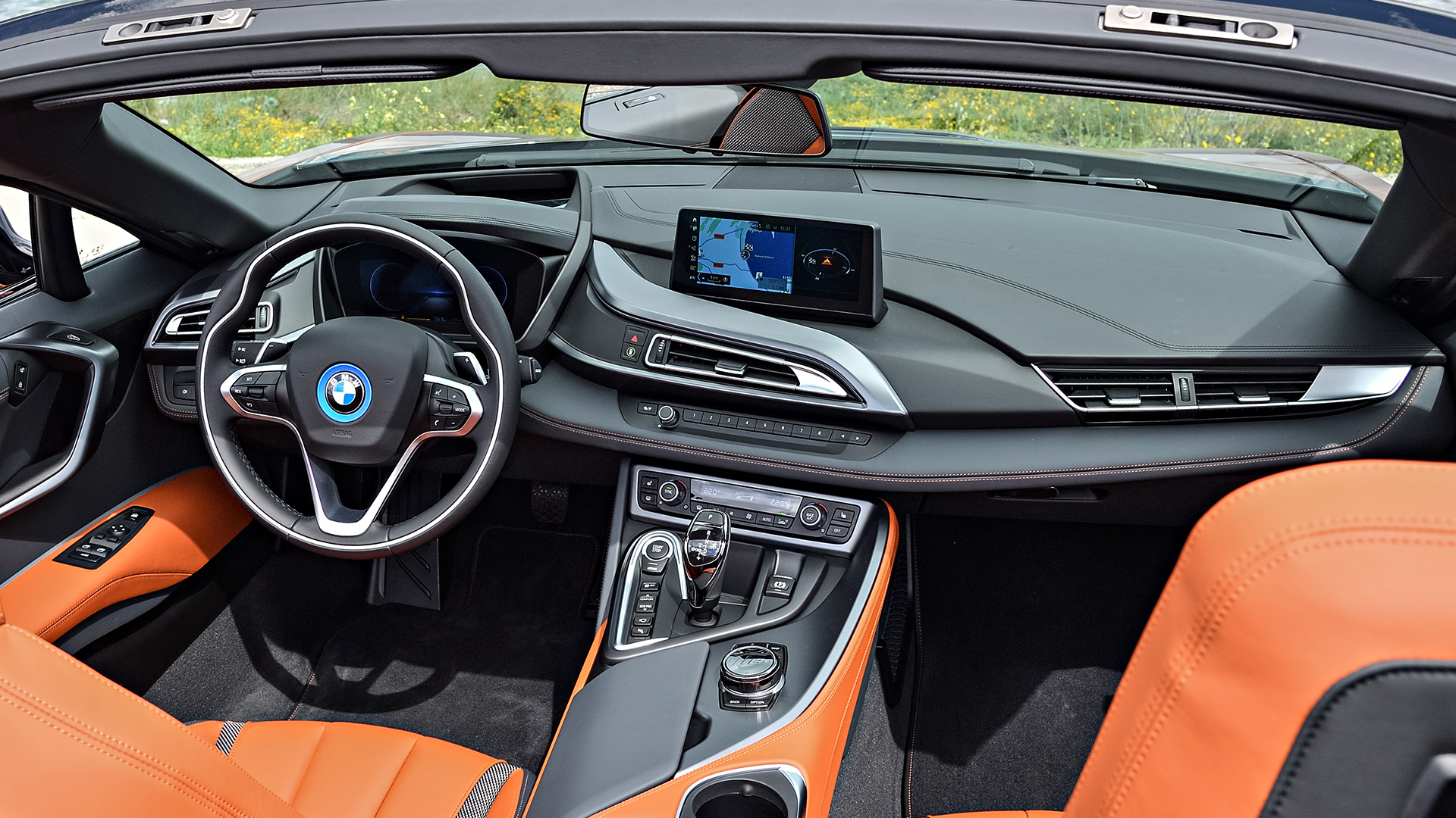BMW i8 2018 Roadster Compare