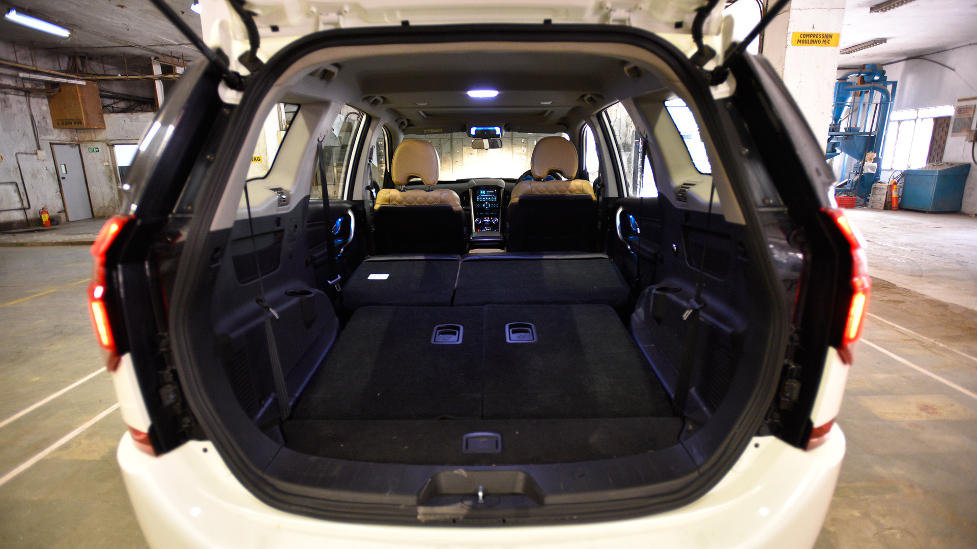 Xuv 500 Modified Interiors