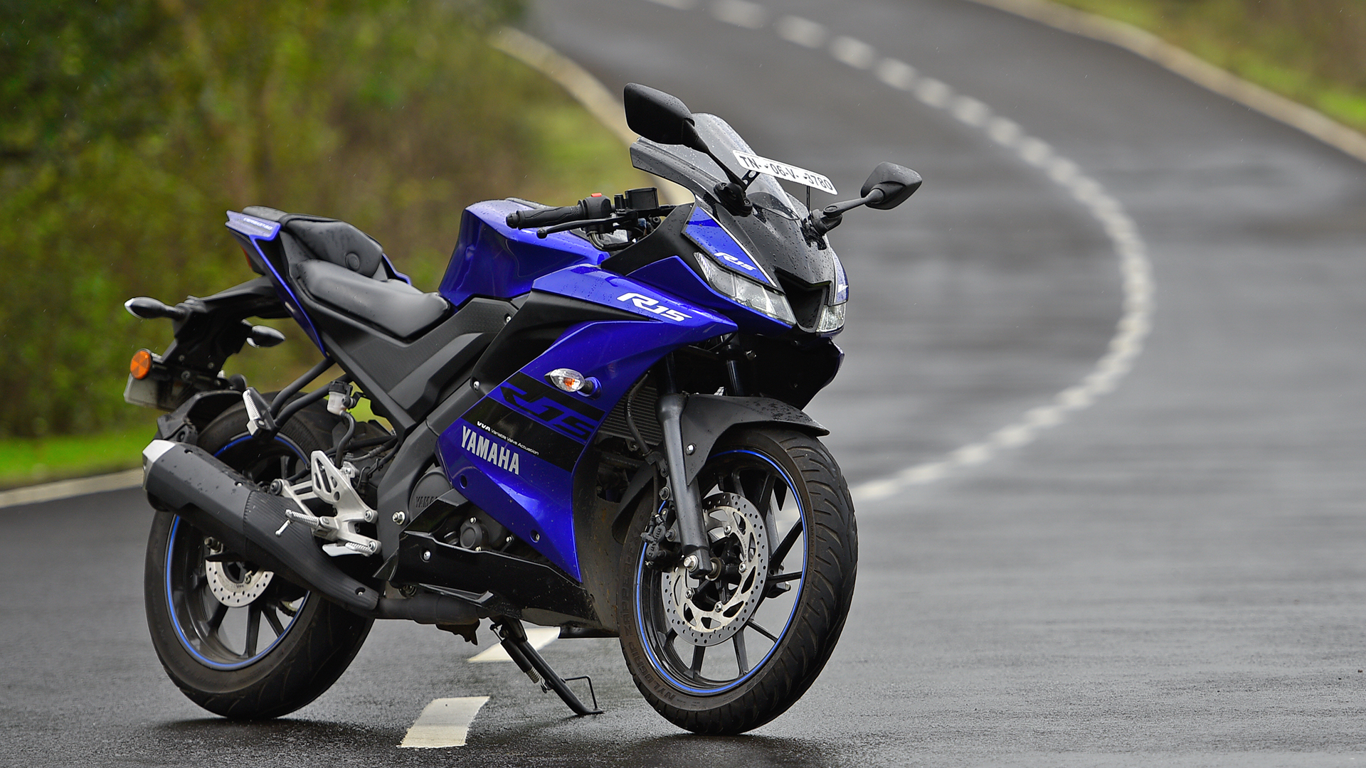 Yamaha YZF-R15 V3.0 2018 - Price, Mileage, Reviews, Specification