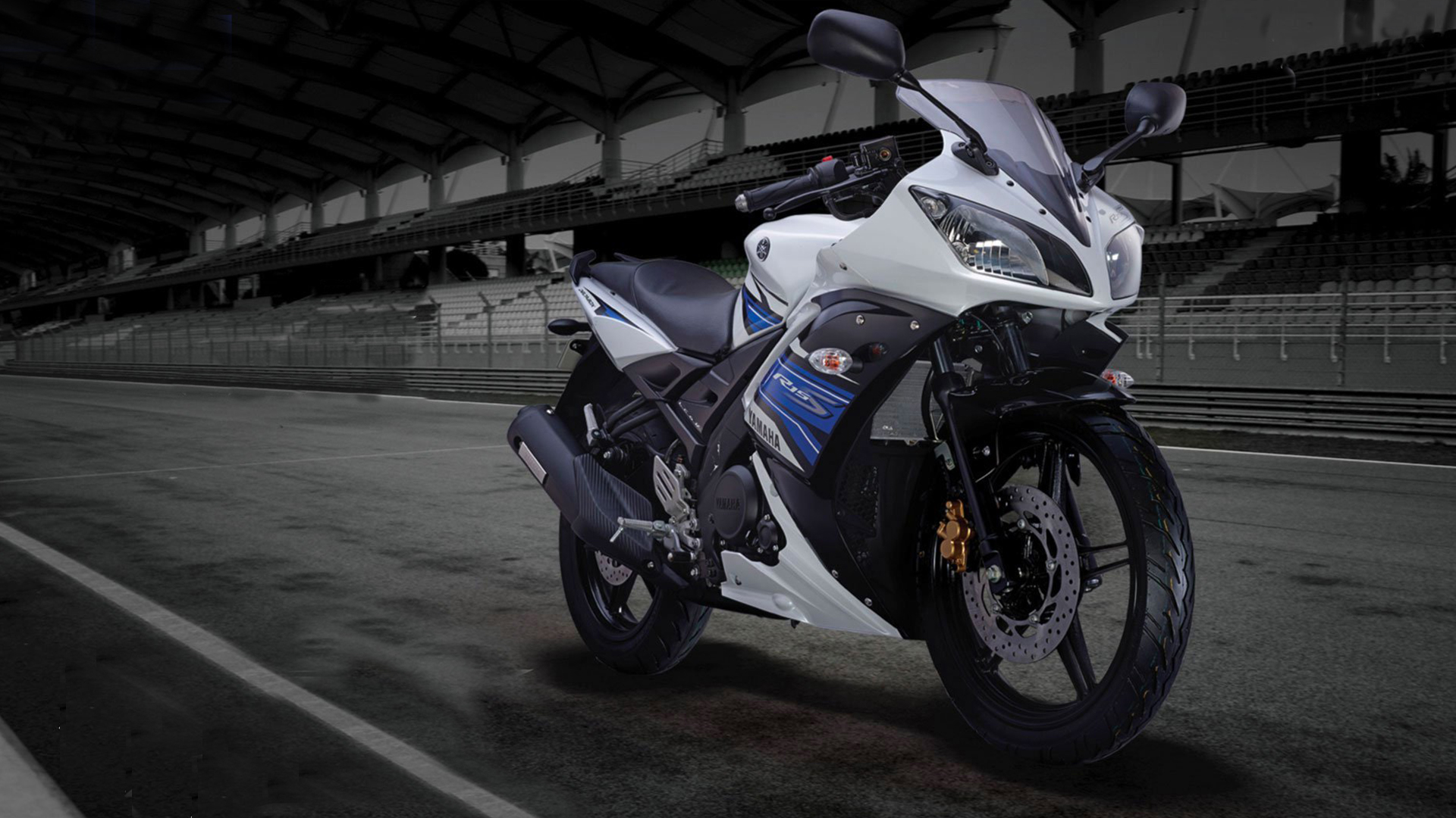 Yamaha YZF-R15 S 2015 STD Bike Photos - Overdrive