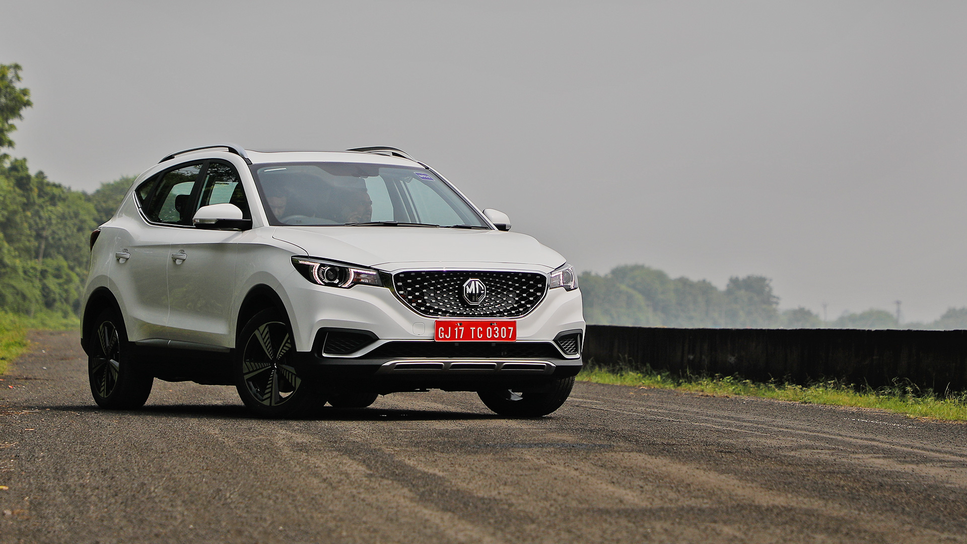 Mg Zs Ev 2021 Price Mileage Reviews Specification Gallery Overdrive
