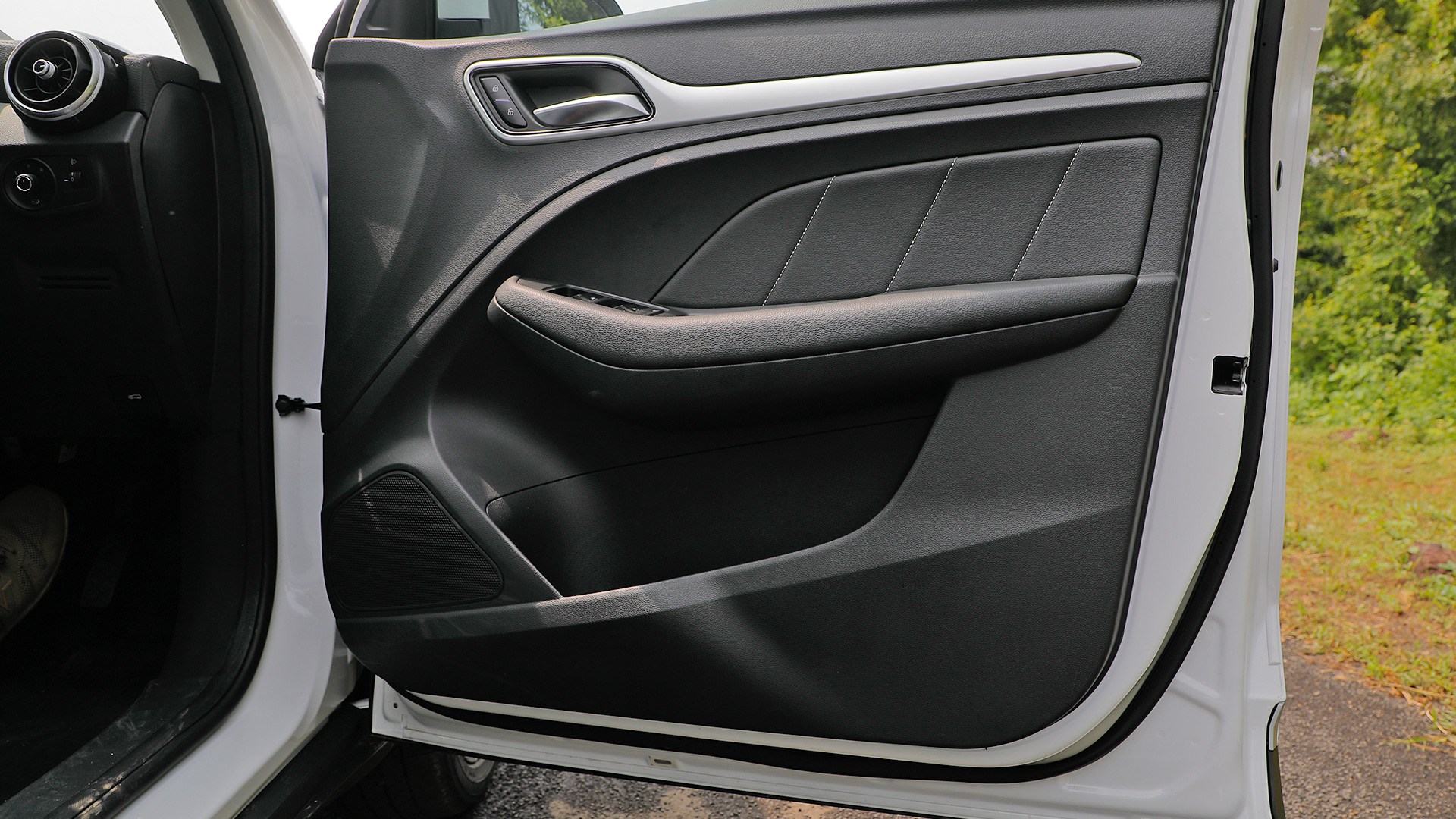 MG ZS EV 2019 STD Interior Car Photos - Overdrive