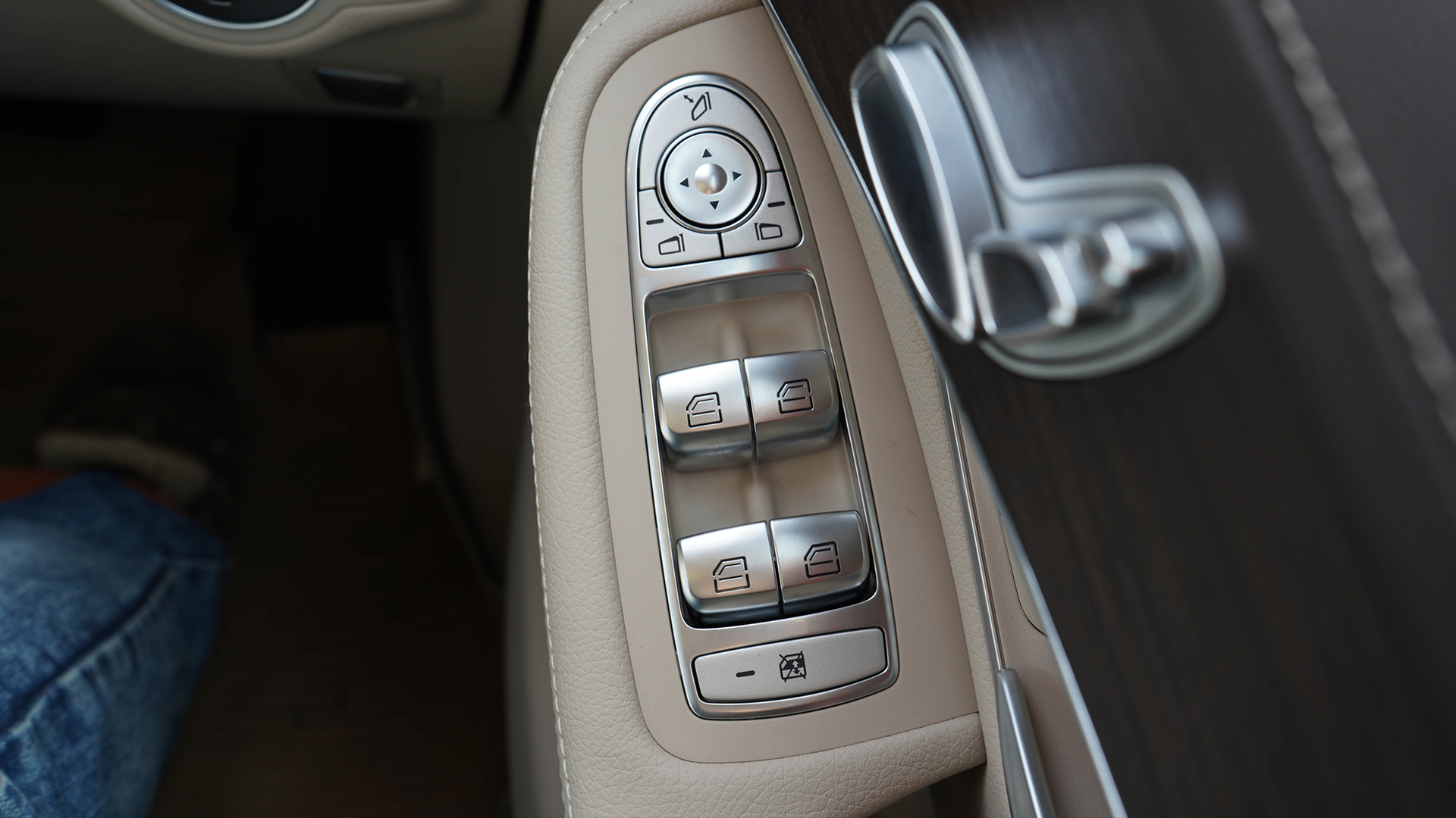 Mercedes Benz GLC 2020 - 220d 4MATIC Interior