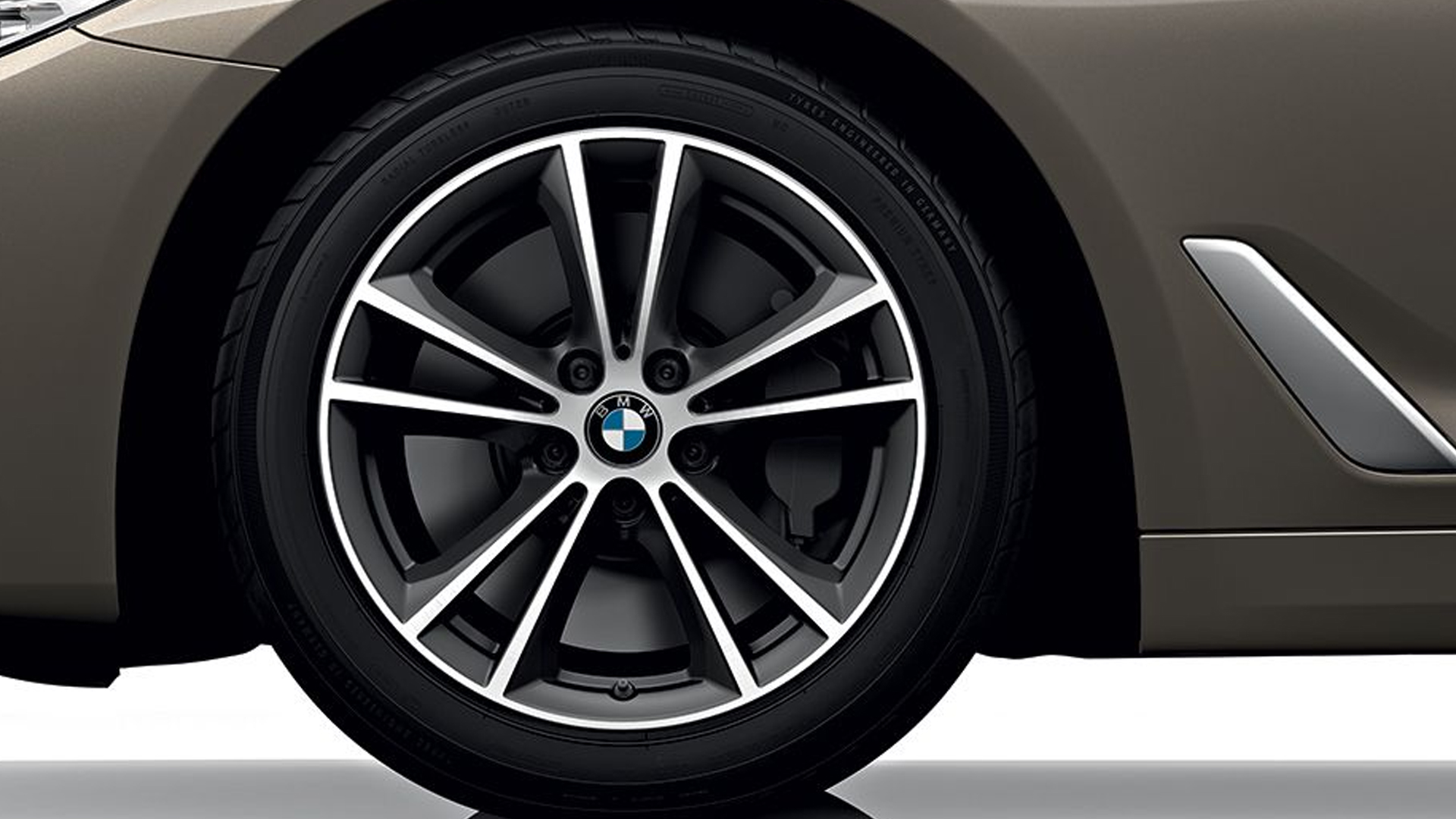 BMW 5 series 2020 530i Sport Exterior