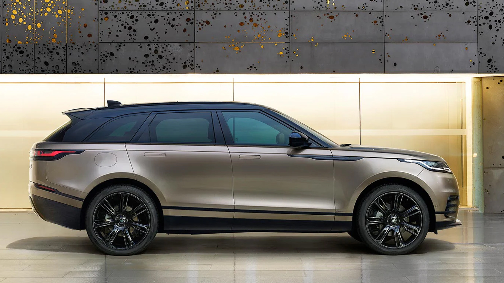 Land Rover Range Rover velar 2021 2.0 Diesel R-Dynamic S Exterior