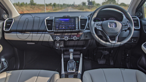 Honda City e:HEV 2022 ZX interior