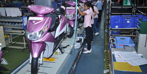 Yamaha's-assembly-line-for-its-new-scooter-RAY-being-run-entirely-by-women.jpg